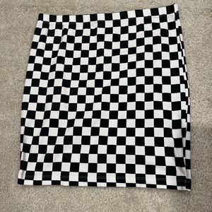Checkered stretchy skirt